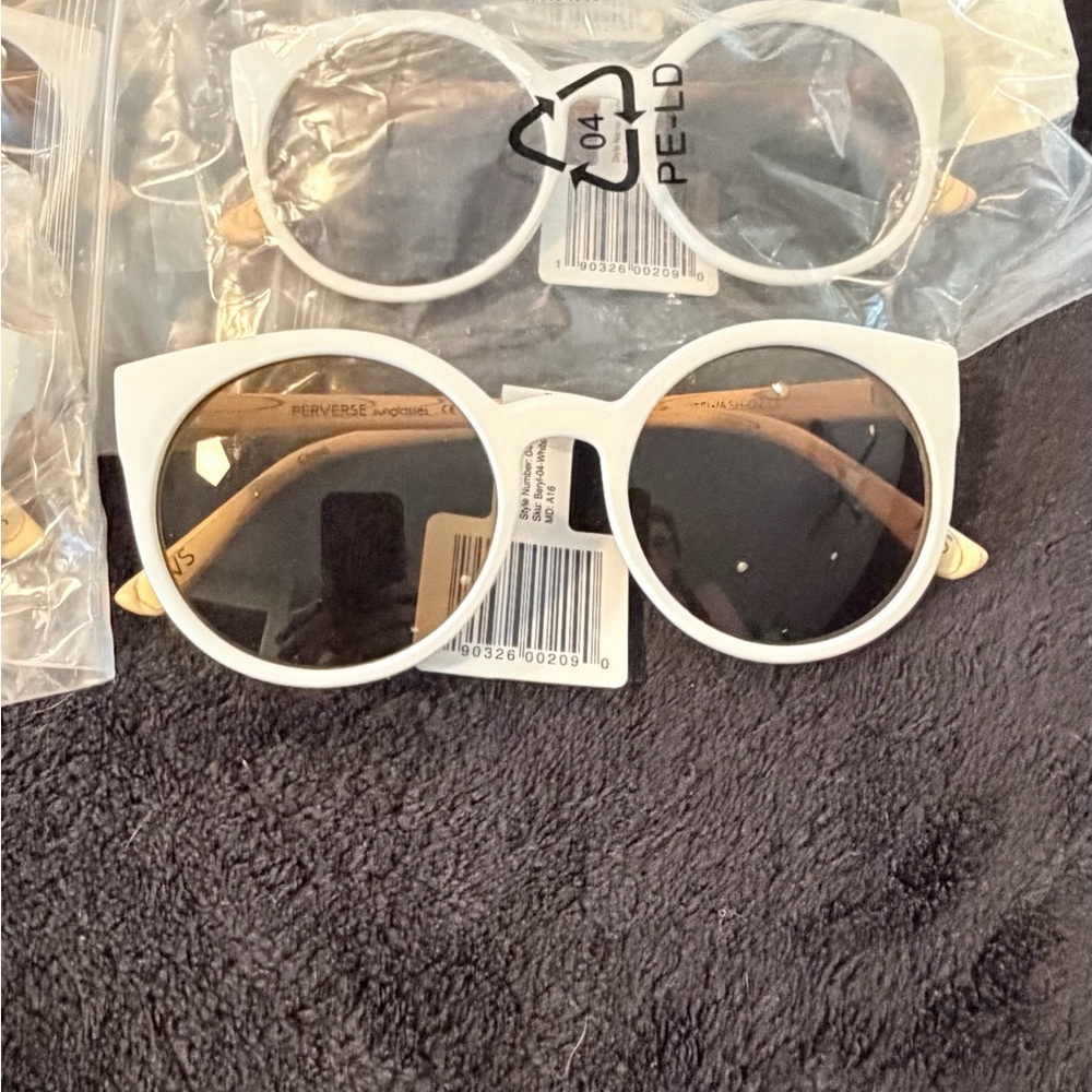 NWT "Beryl" white sunglasses by Perverse with woodgrain look